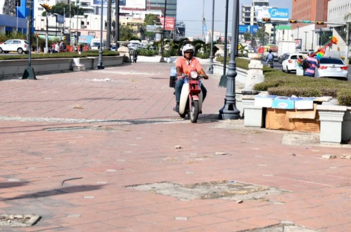 Bulevar de la 27 de Febrero: de la utilidad al desasosiego