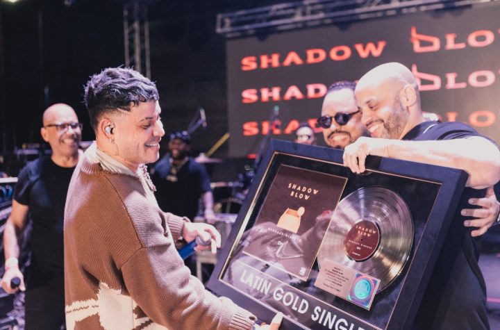 Shadow Blow recibe Disco de Oro por su exitoso “Mensaje Directo”