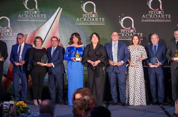 Acroarte reconoce personalidades en el Premio al Mérito Periodístico 2023