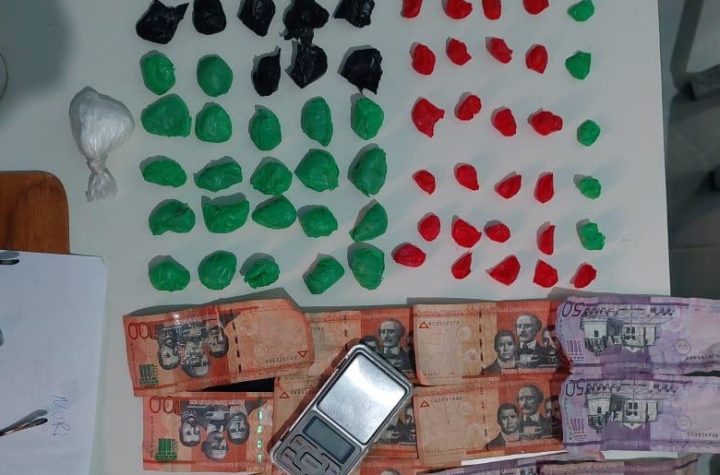 Ocupan 91 porciones de presuntas cocaína, marihuana y crack en Valverde