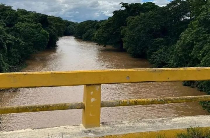 Buscan pescador desaparecido en presa Maguaca de Montecristi