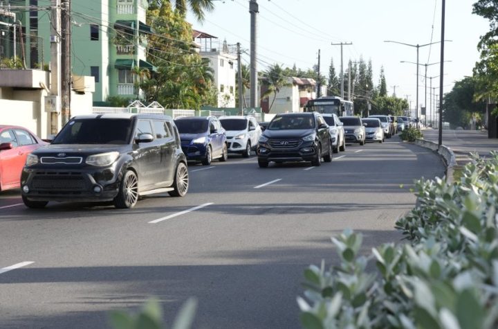 Piden a las autoridades solucionar «caos» en tránsito en avenidas Los Próceres y República de Colombia