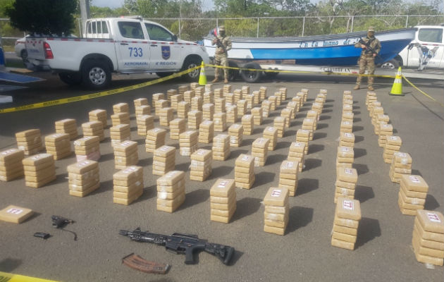 Incautan 1.500 paquetes de droga en puerto del caribe de Panamá con destino a Alemania