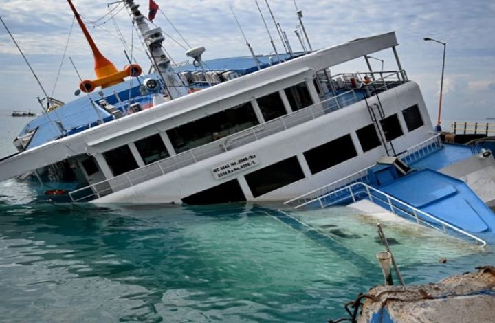 Mueren más de cien personas en el naufragio de un barco en Nigeria