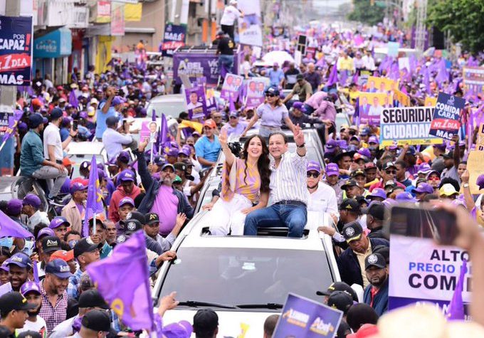 «Dando romito, vinito y par de pesos», PLD movilizó a simpatizantes a Marcha de la Esperanza