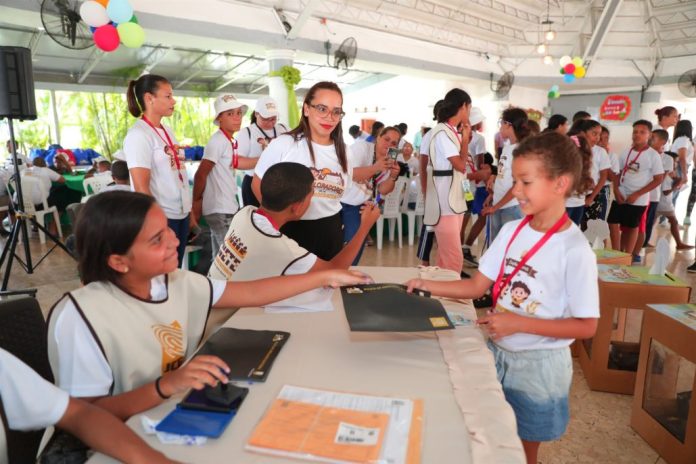 JCE realiza primeras elecciones infantiles; gana el valor «Justicia»