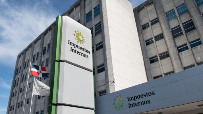 Impuestos Internos y Aduanas inician fiscalización a 12 empresas