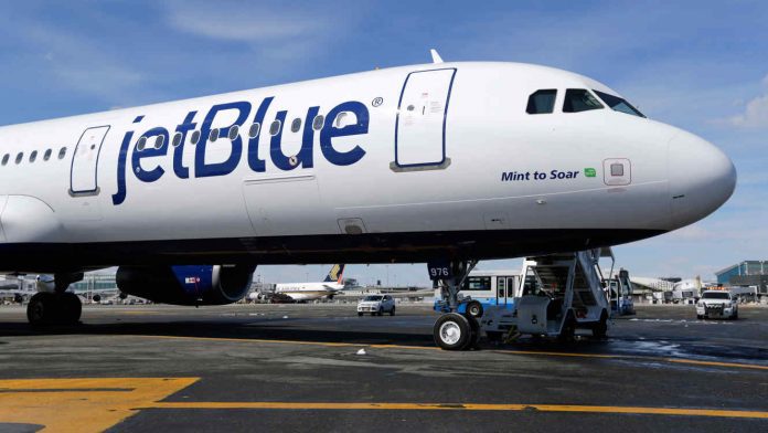 Pro Consumidor sancionará a JetBlue por incumplimiento en contra de consumidores