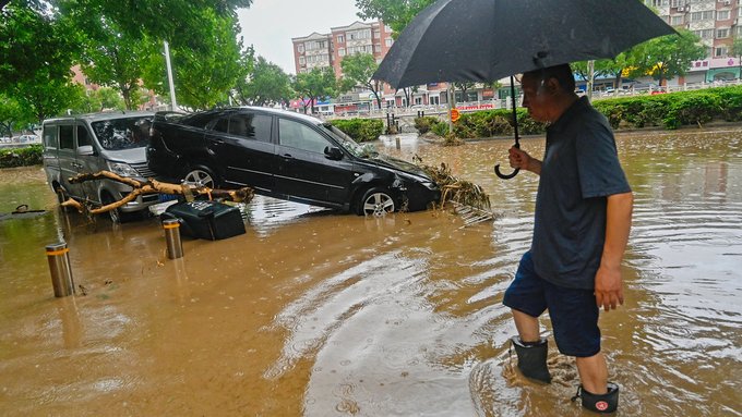 Pekín intensifica labores de rescate tras lluvias torrenciales que dejan 11 fallecidos