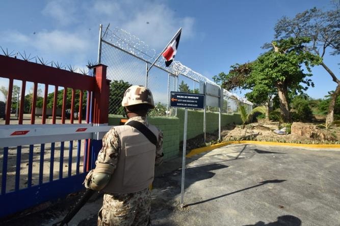 Ministerio de Defensa ordena el cierre del paso fronterizo El Carrizal