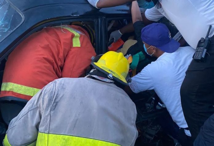 Seis personas fueron trasladadas a un centro de salud tras accidente con patana en Av. Máximo Gómez