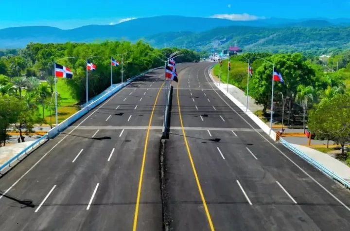 Presidente Luis Abinader deja inaugurado el puente de Pontón en la Vega