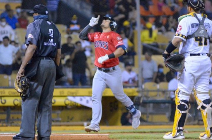 ¡Y ahora! Águilas pierden primer juego con Tony Peña como mánager