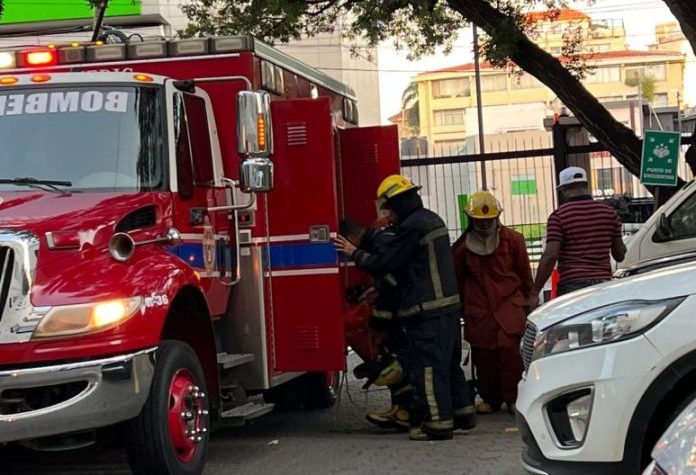 ¡Noticia de último momento! Se informa sobre un incendio en el Ministerio de Educación.