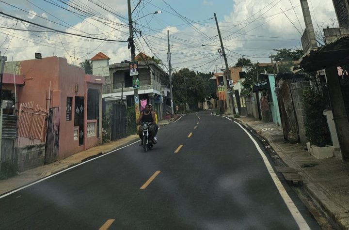 El MOPC asfalta las calles de cinco sectores de San Isidro