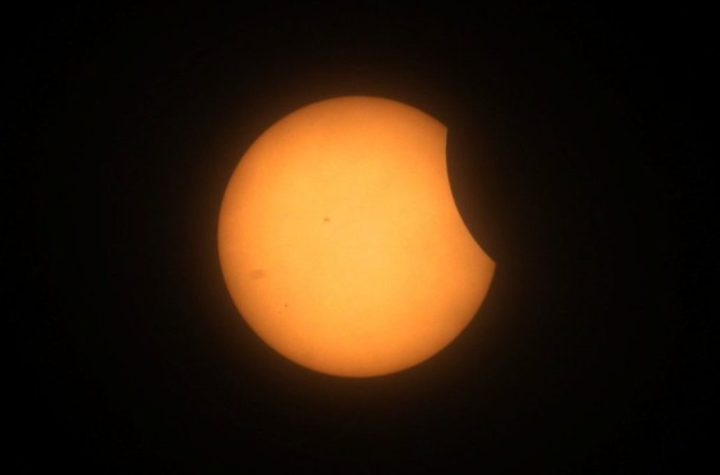 El eclipse total de Norteamérica comienza a apreciarse en la ciudad mexicana de Mazatlán