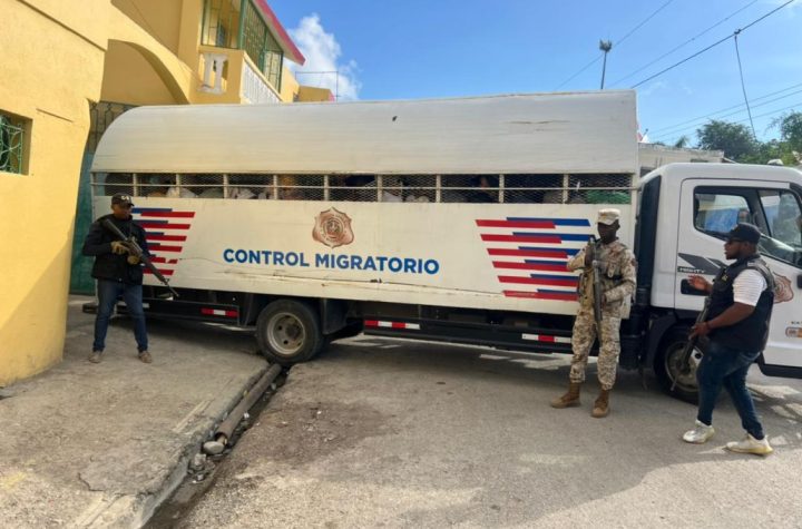 CESFronT detiene 72 haitianos con estatus migratorio irregular en hotel de Elías Piña