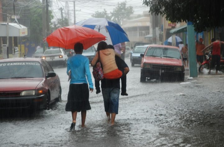 Vaguada y onda tropical continuarán provocando aguaceros