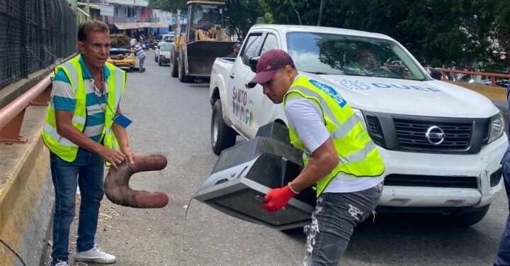 Alcaldía del DN cierra metaleras ilegales y recupera espacios en Villa Consuelo