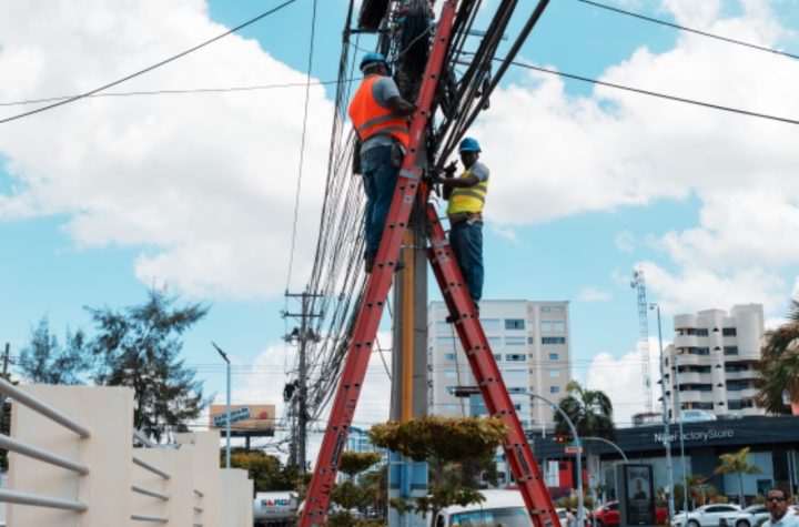 Alcaldía del DN ejecuta proyecto de descontaminación visual del tendido eléctrico en importantes vías capitaleñas