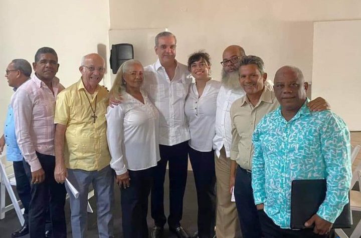 Presidente Abinader se compromete trabajar por municipio Pimentel