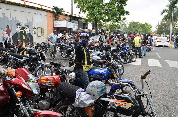 Intrant podría prohibir circulación de motociclistas a partir de las 10 de la noche