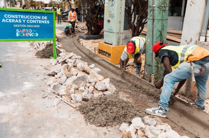 ADN avanza en construcción de aceras y contenes que abarcará 21 sectores; inicia trabajos en Naco y Renacimiento