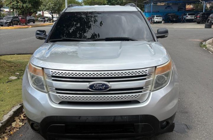 ¡DE OPORTUNIDAD! Ford Explorer año 2013, modelo XLT en buenas condiciones.